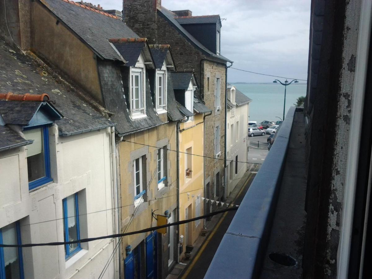 Appartement Rue Georges V - Port De La Houle Канкаль Экстерьер фото